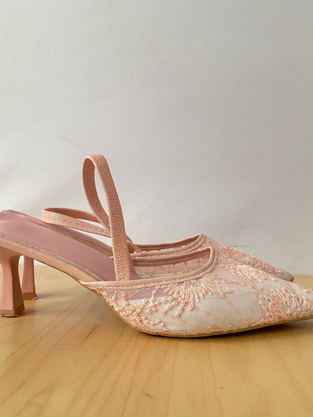 Pink lace slingback kitten heels | EU 41